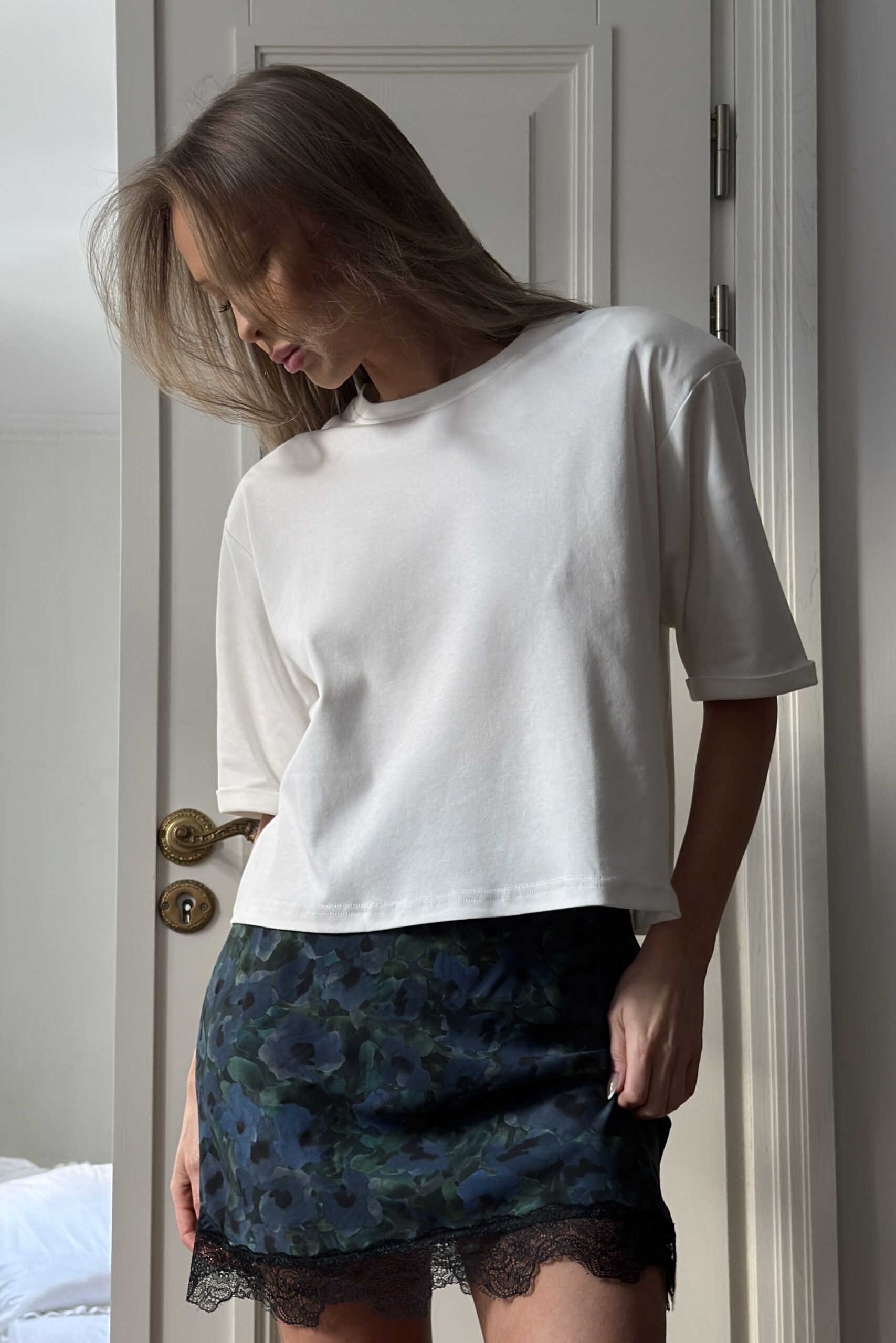 T-SHIRT Z PODUSZKAMI CLAIRE BIAŁY